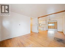 723 BENGARVIE STREET - 4