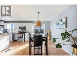 342 WILLOW CRESCENT - 10