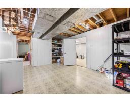 342 WILLOW CRESCENT - 35