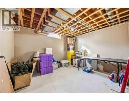 342 WILLOW CRESCENT - 38