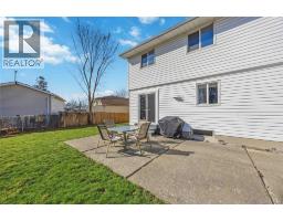 342 WILLOW CRESCENT - 40