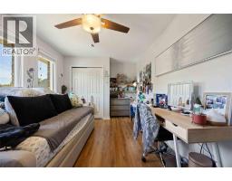 756 ST CLAIR PARKWAY - 25