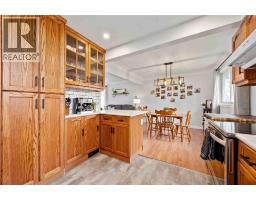 570 NIAGARA STREET - 14