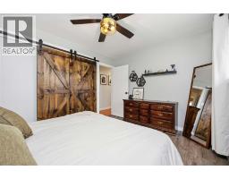 570 NIAGARA STREET - 25