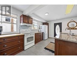 898 WOODLAND AVENUE - 13