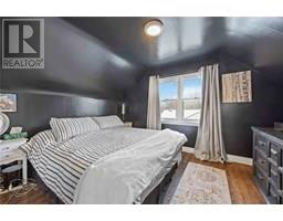 898 WOODLAND AVENUE - 18