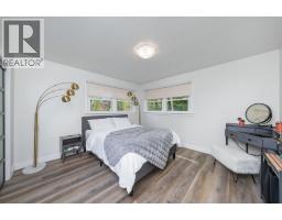 570 CATHCART BOULEVARD - 21