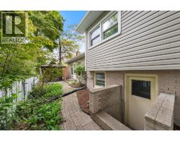 570 CATHCART BOULEVARD - 38