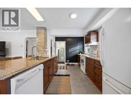 898 WOODLAND AVENUE - 9