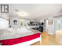 1104 CATHCART BOULEVARD - 17