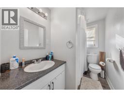 115 BROCK STREET North - 14