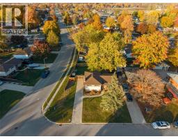 304 BRENTWOOD CRESCENT - 33