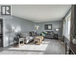 304 BRENTWOOD CRESCENT - 4