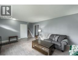 304 BRENTWOOD CRESCENT - 6