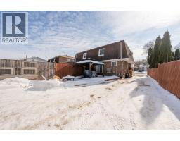 862 Assiniboine CRESCENT - 4