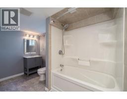 18 TWEEDSMUIR AVENUE - 10