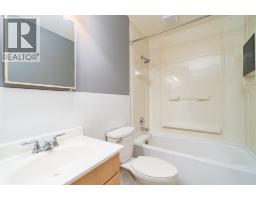 18 TWEEDSMUIR AVENUE - 11