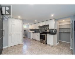 18 TWEEDSMUIR AVENUE - 14