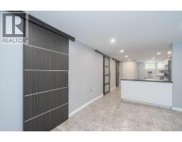 18 TWEEDSMUIR AVENUE - 17