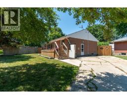 18 TWEEDSMUIR AVENUE - 25