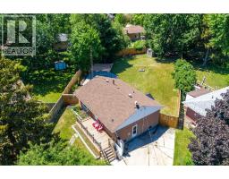 18 TWEEDSMUIR AVENUE - 27