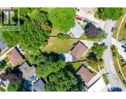 18 TWEEDSMUIR AVENUE - 28