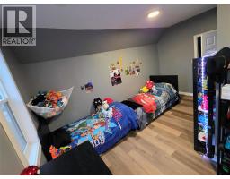 2565 ELIZABETH STREET - 27