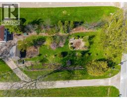 885 ST CLAIR PARKWAY - 18