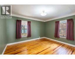 885 ST CLAIR PARKWAY - 33