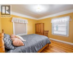 885 ST CLAIR PARKWAY - 35