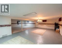 885 ST CLAIR PARKWAY - 37