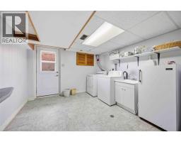 23 DUKINFIELD COURT - 26