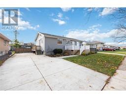 1069 CONNAUGHT CRESCENT - 3