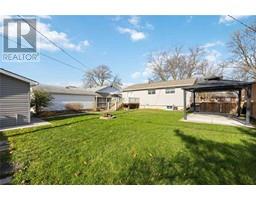 1069 CONNAUGHT CRESCENT - 33