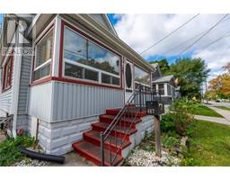 467 CONFEDERATION STREET - 4