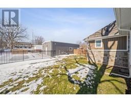 550 SARNIA STREET - 26