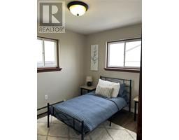 5726 LAKESHORE ROAD - 10