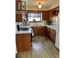5726 LAKESHORE ROAD - 12