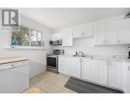 77 MAPLESTONE AVENUE - 11