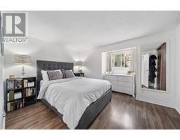 77 MAPLESTONE AVENUE - 19