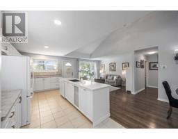 880 Devine STREET - 11