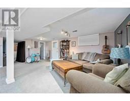 264 GLENESK CRESCENT - 16