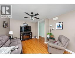 15 Lisgar STREET - 25