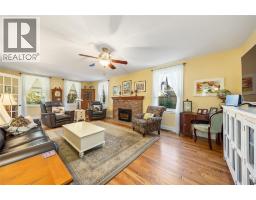 1266 St Clair PARKWAY - 20