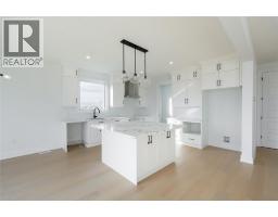 1045 MANHATTAN DRIVE - 11