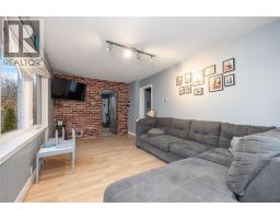 856 DEVINE STREET - 8