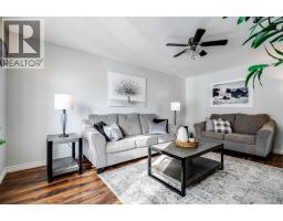 35 Blythewood CRESCENT - 2