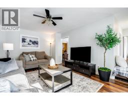 35 Blythewood CRESCENT - 3