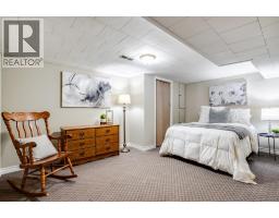 35 Blythewood CRESCENT - 32