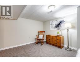 35 Blythewood CRESCENT - 34